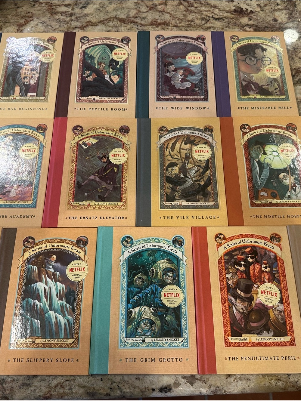 A Series of Unfortunate Events Book Set - 1-13